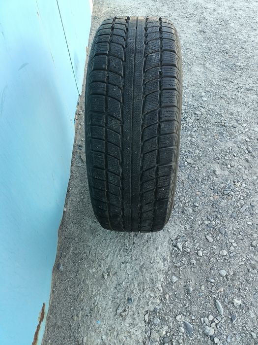 Продам комплект зимних шин
