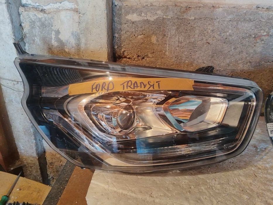 Оригинален комплект фарове за Форд транзит къстъм ford transit custom 2019++