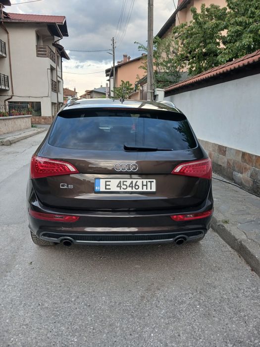 Ауди Q5 2011г.2.0 бензин