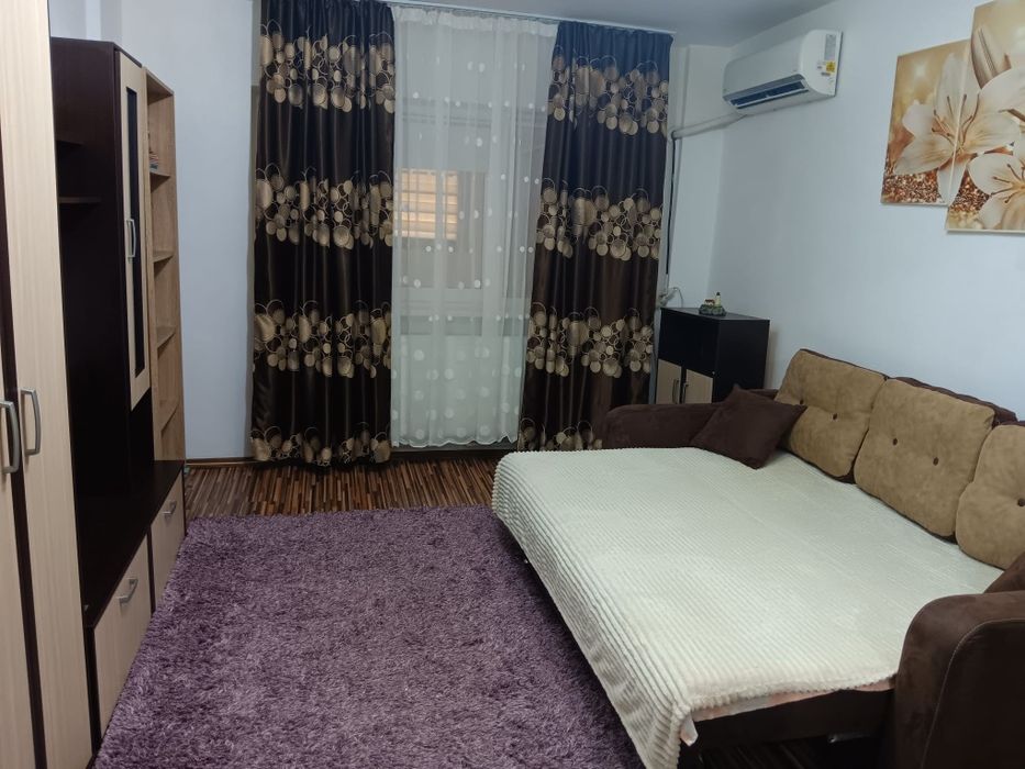 Inchiriez apartament