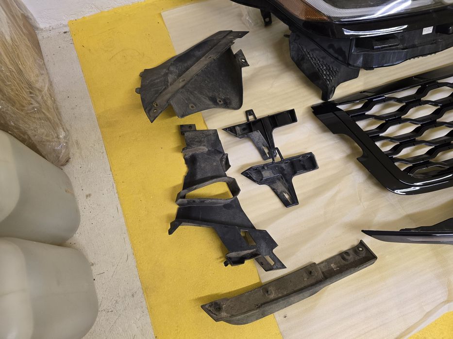 Range Rover Velar части фар стоп решетка