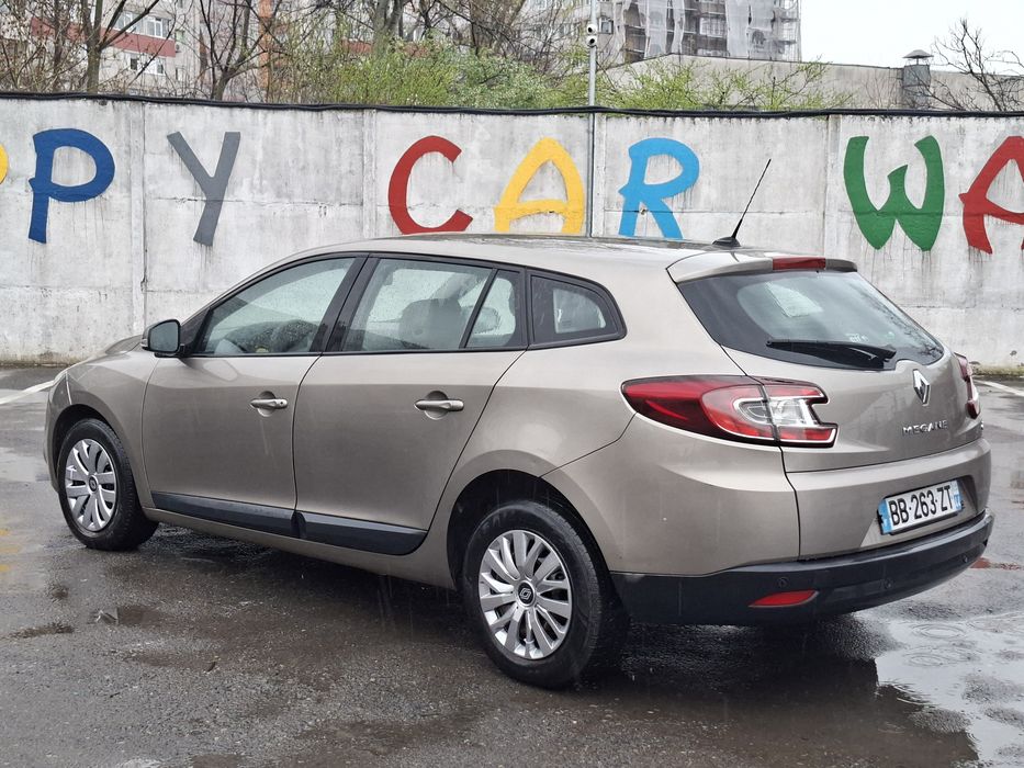Renault megane 1.5 dci 110cp model 2011  1990E