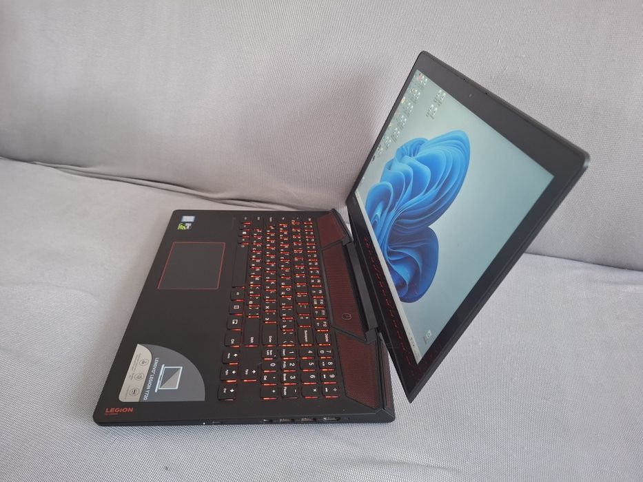 Lenovo Legion y720