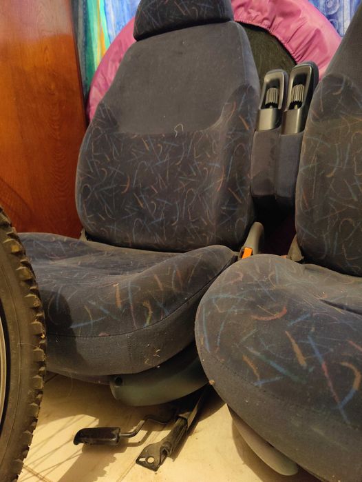 Въртящи се седалки за кемпер