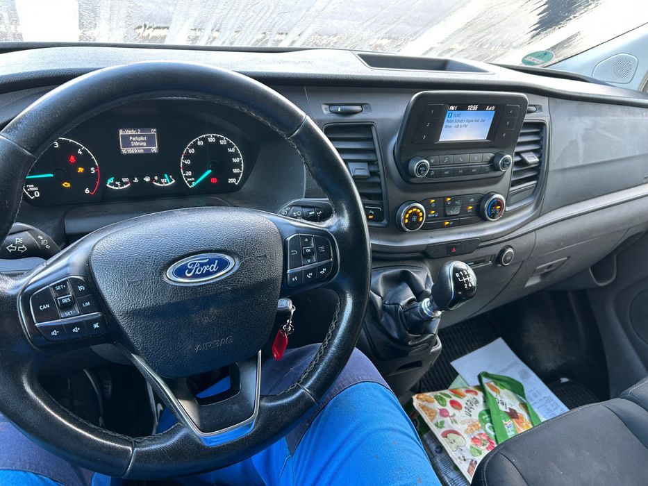 Ford transit custom 8+1