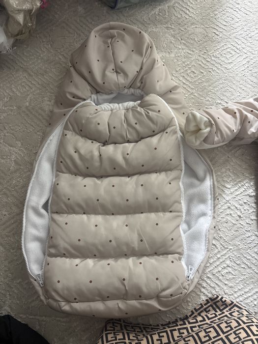 Продам конверт с комбезом на выписку