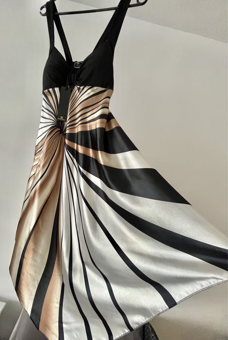 Луксозна рокля Elisabetta Franchi, подарък Блуза