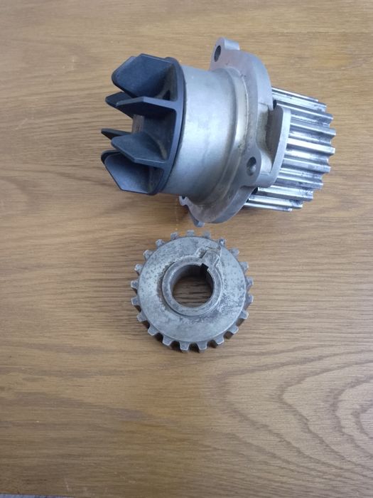 Продам помпу на ваз 2110