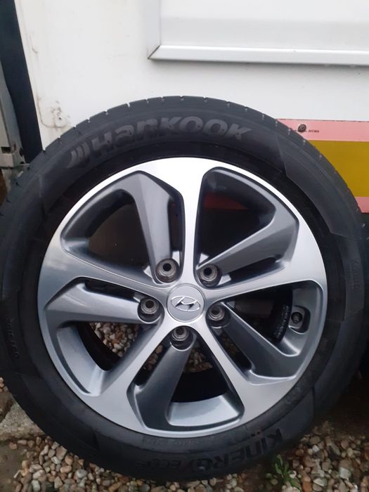 Set jante aliaj Hyundai 5x114,3 cu anvelope