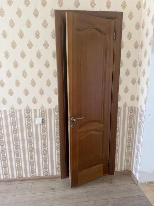 Продам двери деревянные