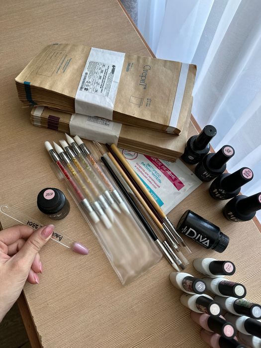 Гель лаки, базы, кисти