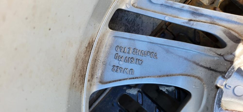 Гуми със джанти Нисан Джук