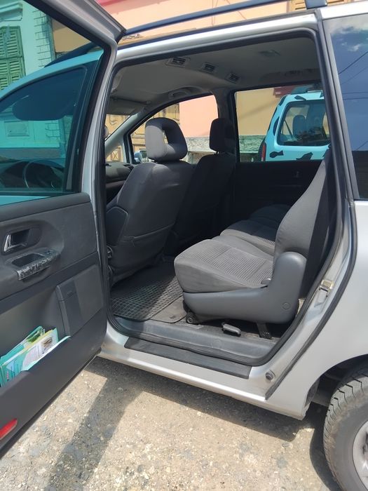 Vw sharan 1,9 diesel 131  cai acte la zi se da doar cu fiscal pe loc.