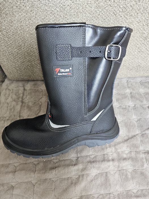 Сапоги рабочие новые