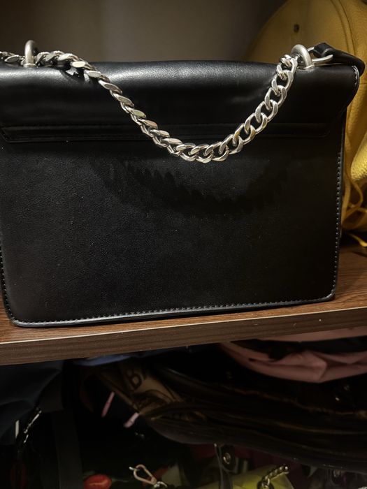 Pinko, patrizia pepe, replay, furla
