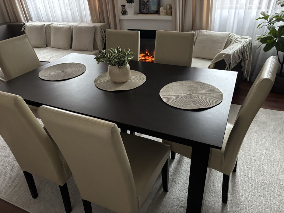 Masa dining sufragerie