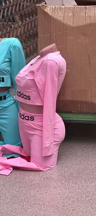 Compleu dama diferite modele