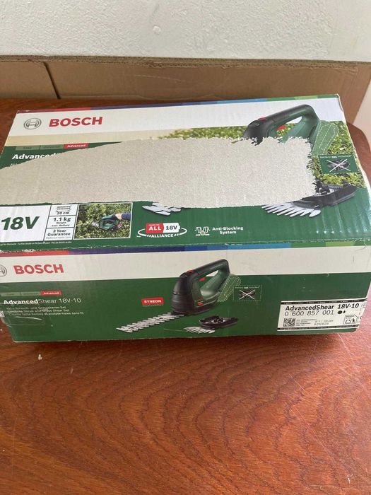 Foarfecă iarbă Bosch AdvancedShear 18V-10 (fără baterie, tăie până la 85 m² pe o singură încărcare a bateriei)