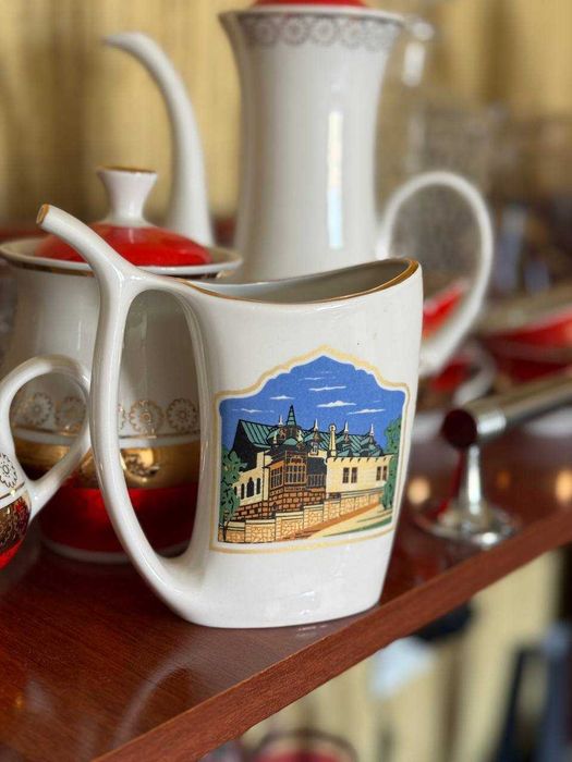 Посуда разная (без сколов и трещин)