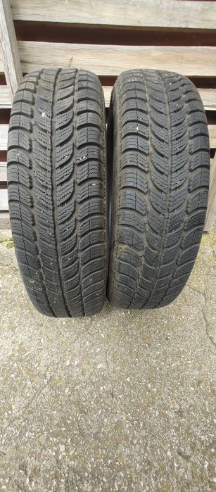 Гуми четири броя 165/65/15.