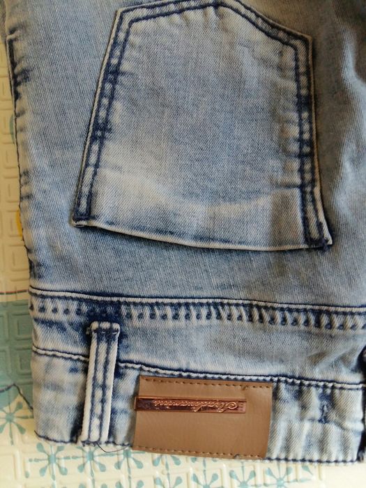 Джинсы Stradivarius фирменные