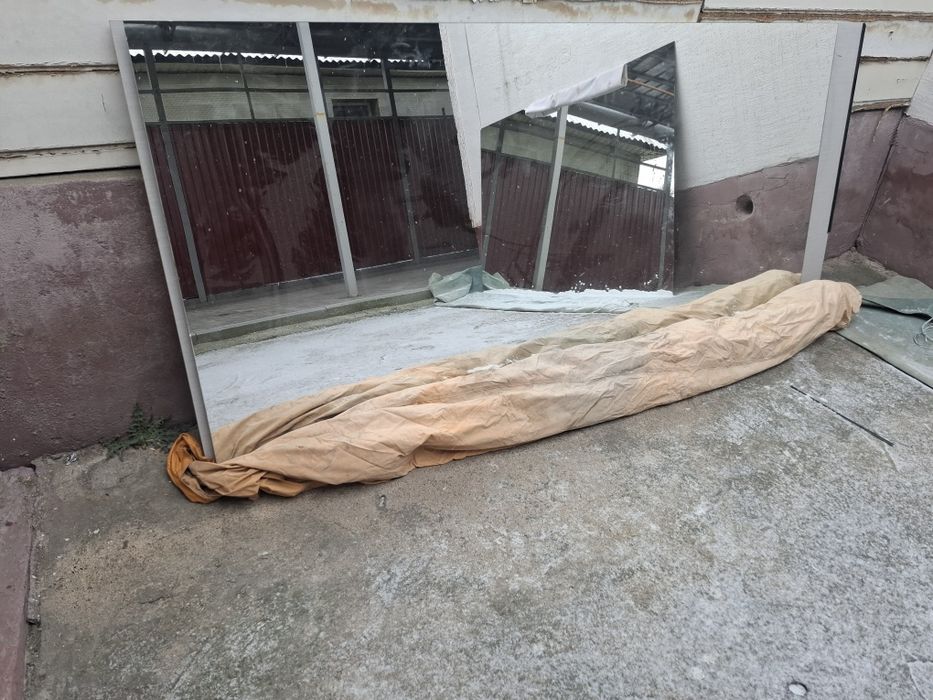 Продам 2 больших удобных зеркала