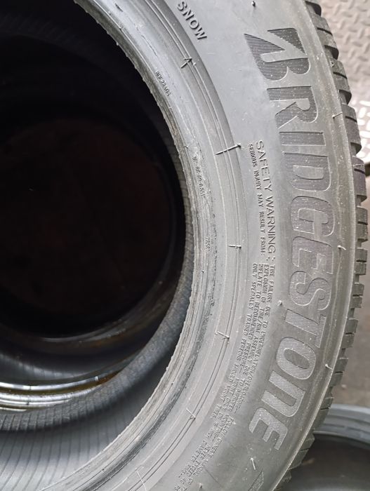Anvelope de iarnă 205 60 16 Bridgestone  dot 2023