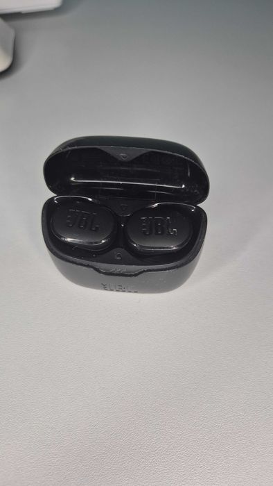 JBL Buds - Wireless, Noise-Cancelling