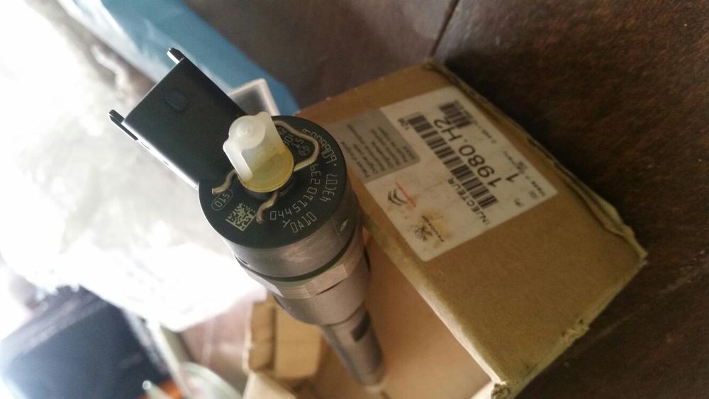 Дюза Чисто нова Бош bosch Пежо Ситроен инжектор