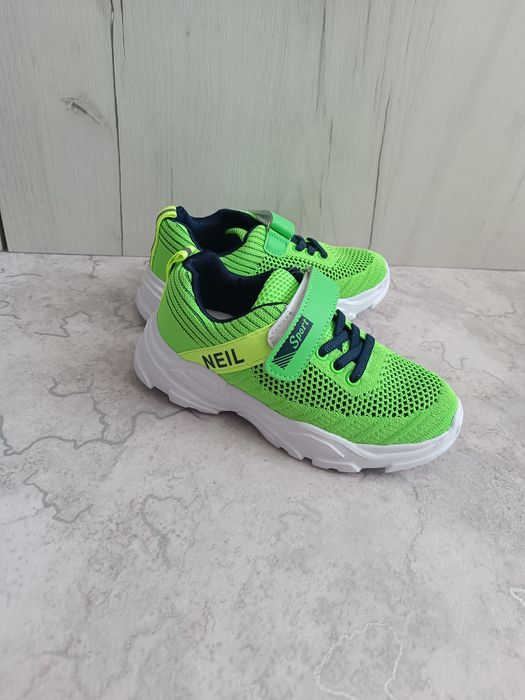 Продам кроссовки