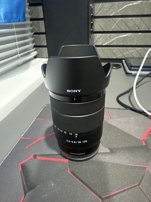 Объектив Sony E 18-135mm F/3.5-5.6 OSS SEL18135