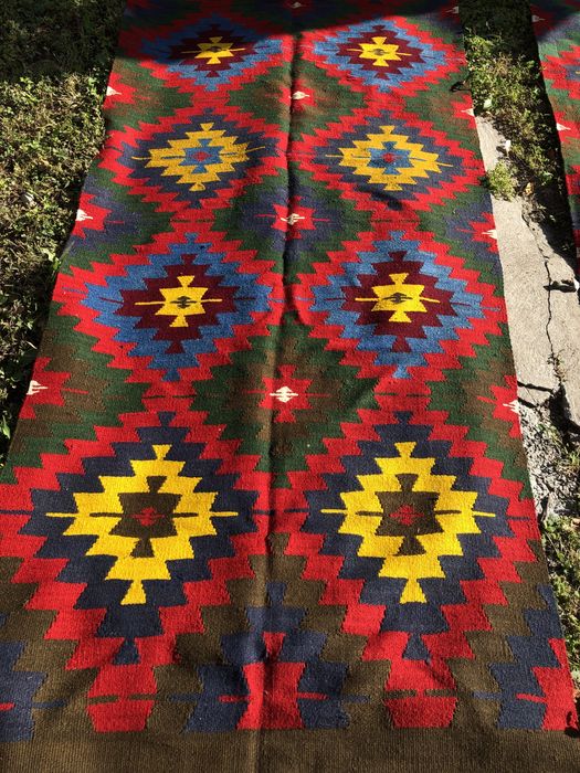 Тетевенски битов  килим и пътека