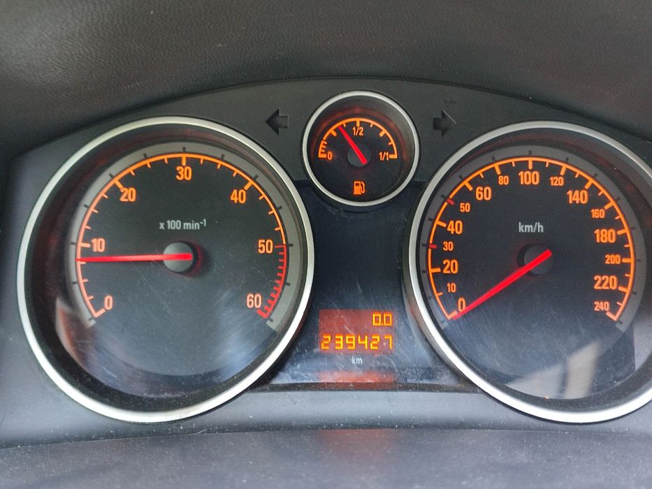 Opel Astra H Combi 2009 1.9 Diesel 150 CAI 239k KM