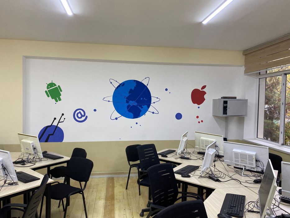 rassom.700 ming som ,bitta devor matriali ichida