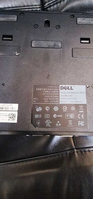 Продавам докинг за лаптоп Dell Latitude E6430s