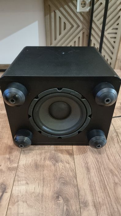 Активен субуфер JBL sub 200/230 и сателити