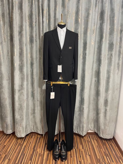 Costum Valentino , pentru evenimentul tau