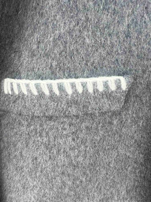 Продавам сако тип палто от вълна