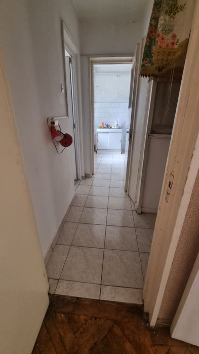 Vindem 2 camere Maratei etaj 3