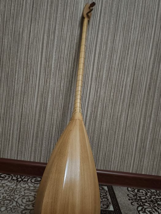 Продаётся домбыра