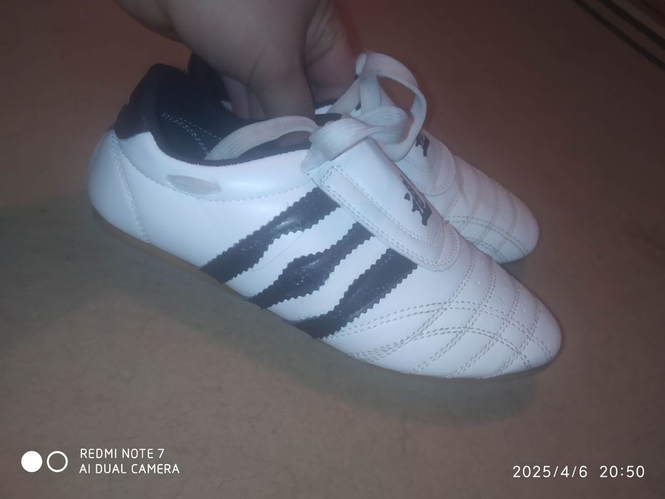 Продам детскую обувь