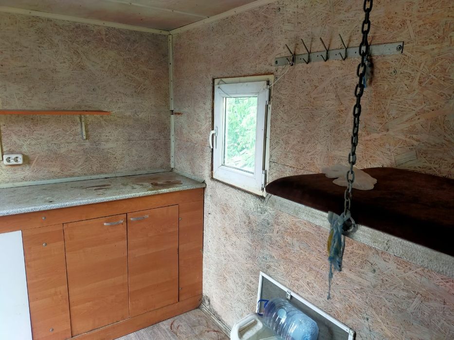 Продам жилой вагончик  на колесах