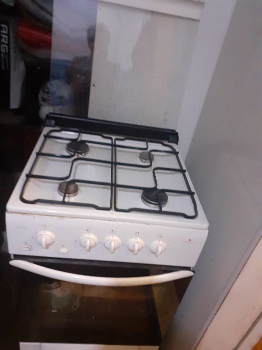 Продам газ плиту