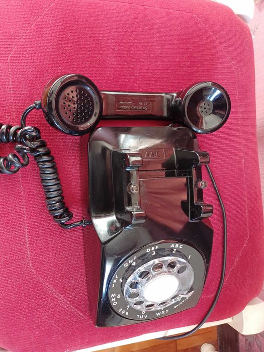 Телефон-бакелитов