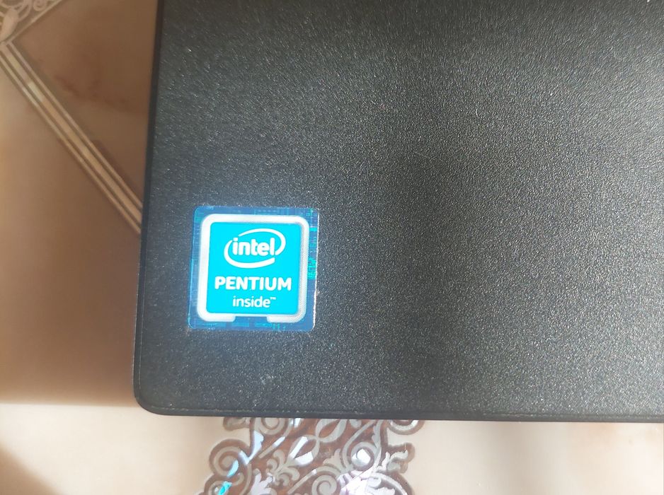 Лаптоп Lenovo V110