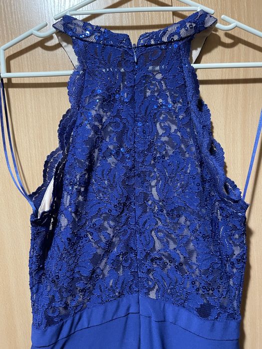 Официална рокля