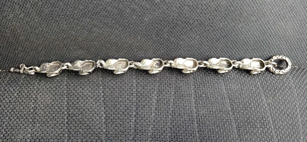 Масивна гривна с черепи 21 см сребриста