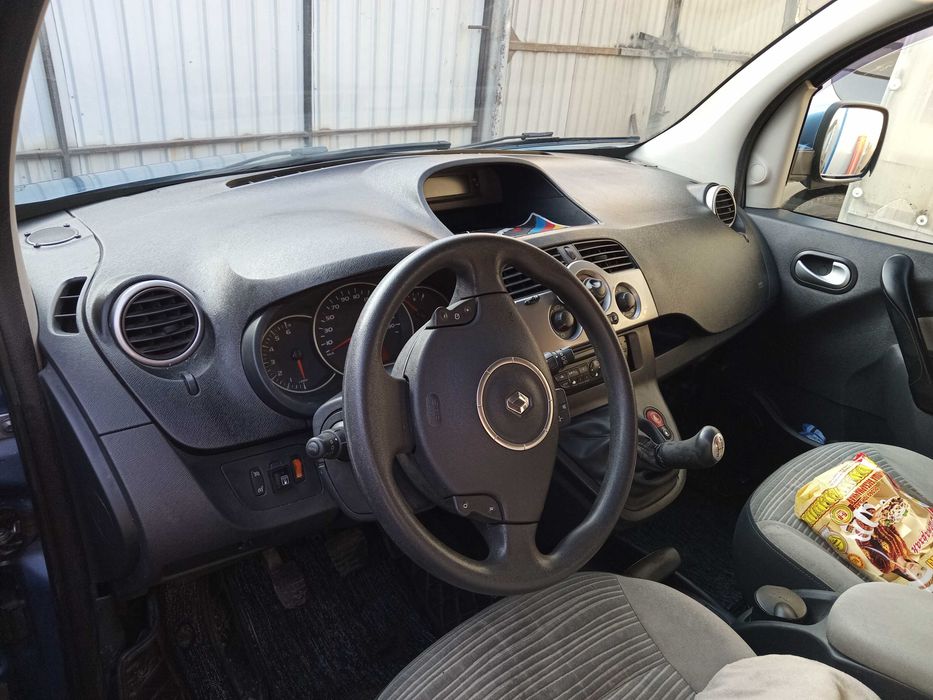 Рено кангу минивэн .