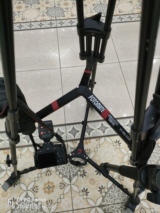 Видеокамера SONY AX 2000