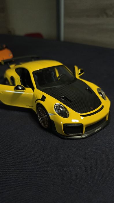 Продавам използвани колички Hotwheels, Matchbox, Maisto, Welly в различни мащаби
